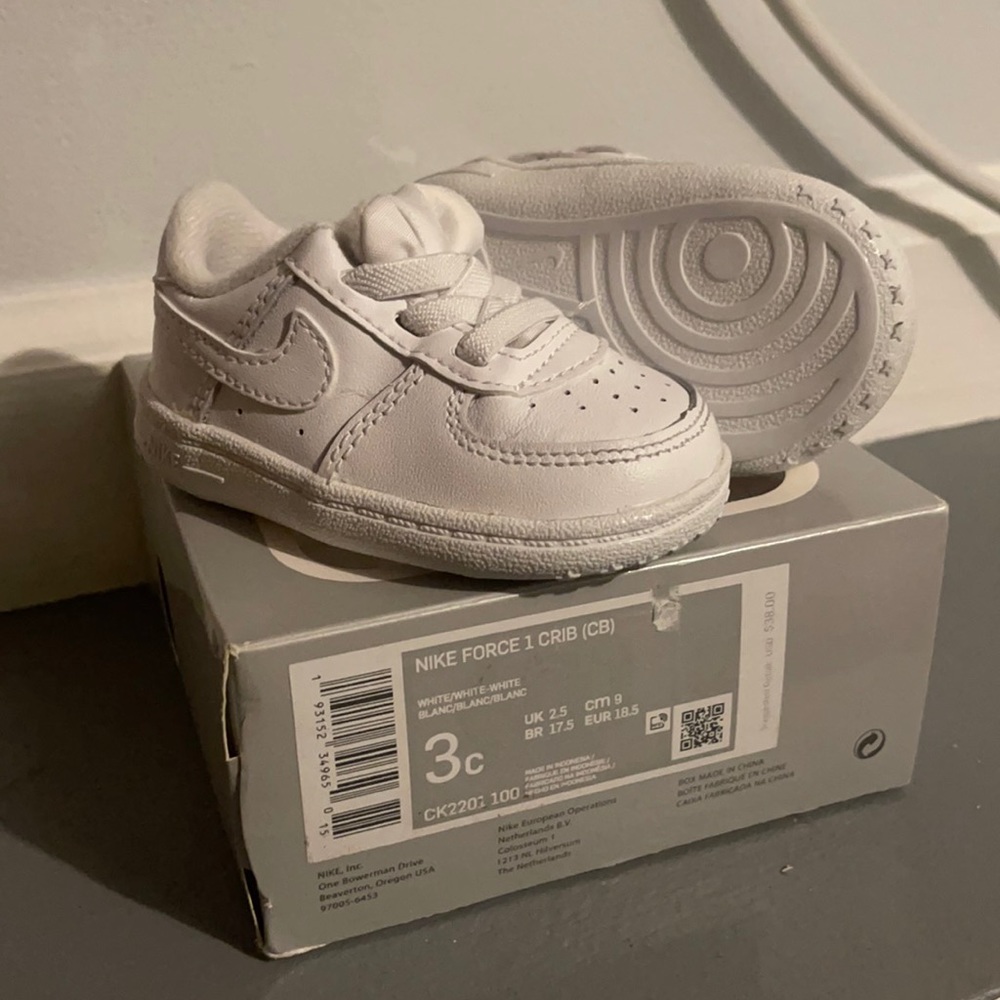 All white Air Force 1 (crib)